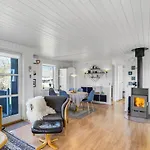 4 Bedroom Stunning In Thyholm