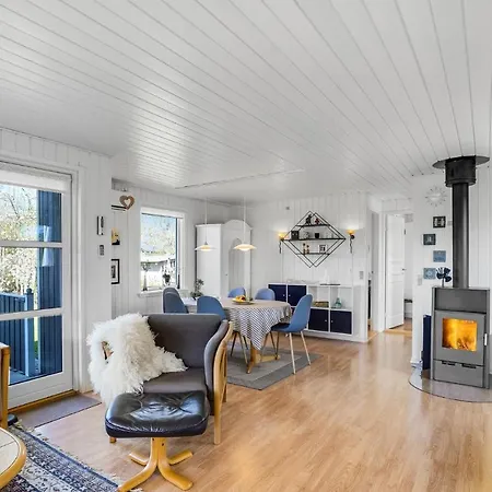 4 Bedroom Stunning In Thyholm
