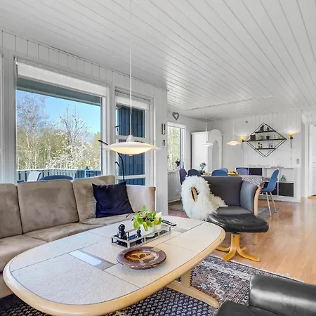 4 Bedroom Stunning In Feriehus Thyholm