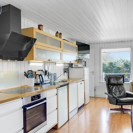 4 Bedroom Stunning In Thyholm